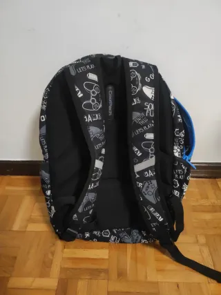 Mochila CoolPack gamer con cremalleras