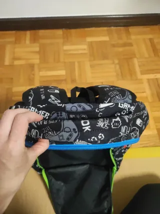 Mochila CoolPack gamer con cremalleras