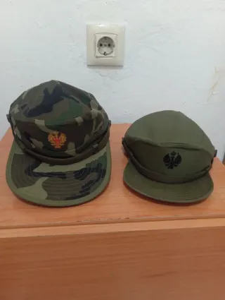 Gorras militares camuflaje y verde