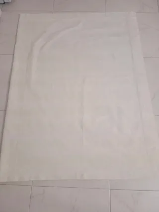 4 cortinas beige y blancas