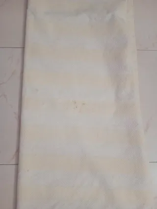 4 cortinas beige y blancas