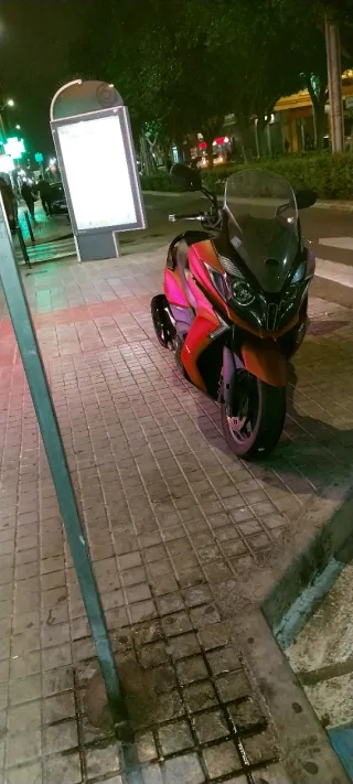 Kimco Superdink 125cc Maxi Scooter