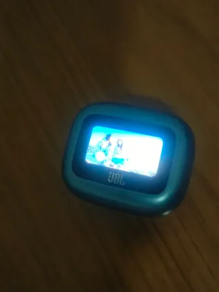 Realme 8i + auriculares JBL