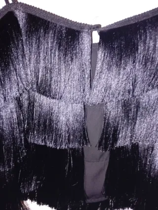 Top Bershka flecos negro