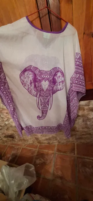 Vestido playero blanco y morado