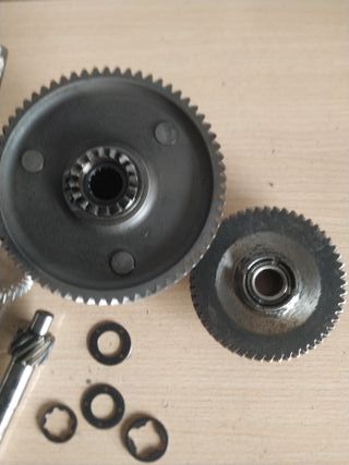 Juego piñones cárter derbi variant pedales