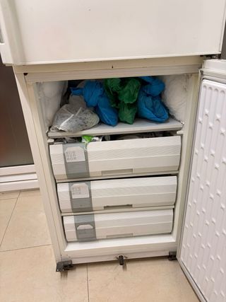 Nevera blanca con congelador