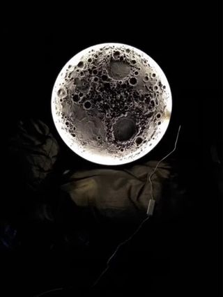 Lampada Lunare Artigianale - Design Spaziale