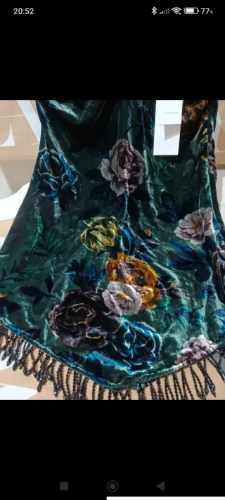 Vestido Zara verde floral con flecos