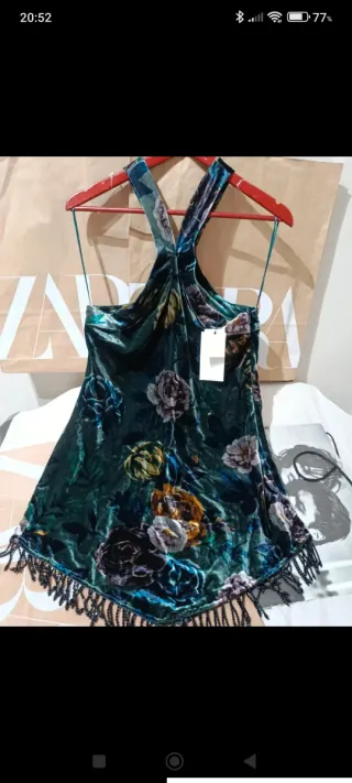 Vestido Zara verde floral con flecos
