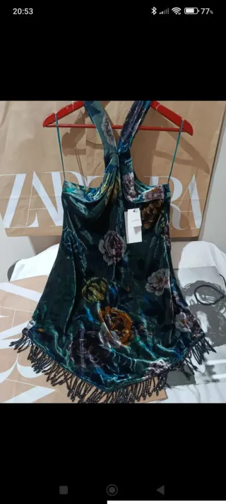Vestido Zara verde floral con flecos