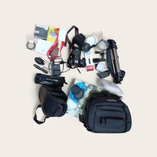 Lote Cámara Canon EOS 1300D Kit Accesorios