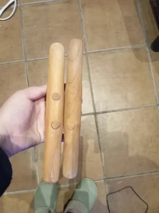 Cornamusas de madera