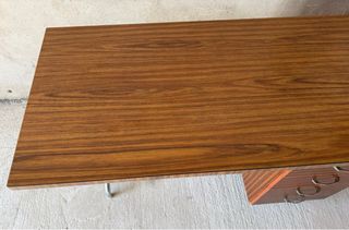 Escritorio madera y metal 4 cajones