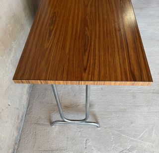 Escritorio madera y metal 4 cajones