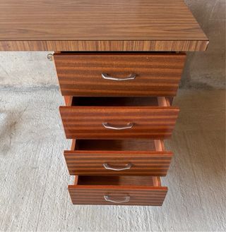 Escritorio madera y metal 4 cajones