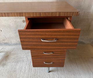 Escritorio madera y metal 4 cajones