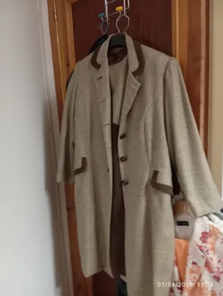 Conjunto Vestido y Abrigo Beige/Marrón