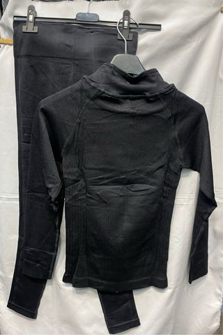 Conjunto deportivo negro Talla S/M