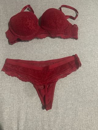 Conjunto lencería rojo encaje y terciopelo