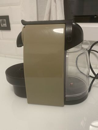 Cafetera Krups Nespresso Beige