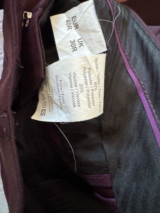 Traje chico morado talla 48 chaqueta y 40 pantalón