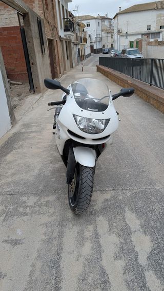 Kawasaki ZX6R 1999