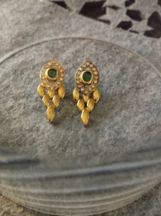 Pendientes cristal,dorados y esmeralda de fantasía