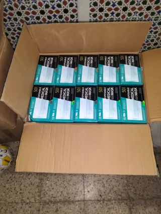 Mascarillas quirúrgica(10€ cada caja grande)