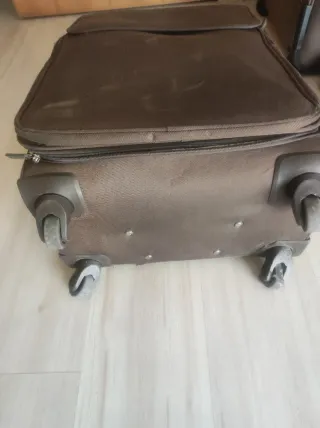 Maleta marrón mediana 4 ruedas