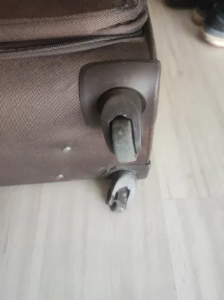 Maleta marrón mediana 4 ruedas