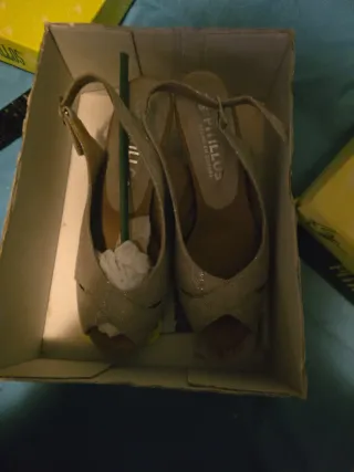 Zapatos Pitillos Beige/Oro Talla 37