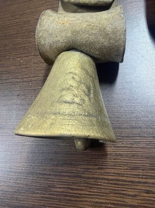 Coppia di antiche campanelle in bronzo