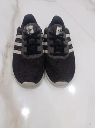 Zapatillas Adidas Gris y Blanco