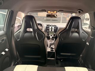 SEAT LEÓN CUPRA WORLD CHAMPION EDITION– N 134/200