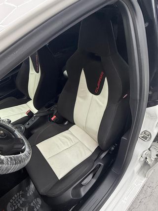 SEAT LEÓN CUPRA WORLD CHAMPION EDITION– N 134/200