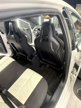 SEAT LEÓN CUPRA WORLD CHAMPION EDITION– N 134/200