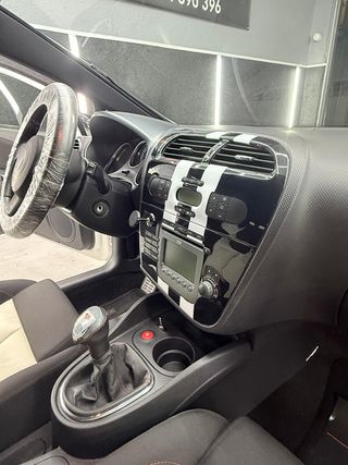 SEAT LEÓN CUPRA WORLD CHAMPION EDITION– N 134/200