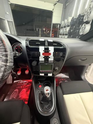 SEAT LEÓN CUPRA WORLD CHAMPION EDITION– N 134/200