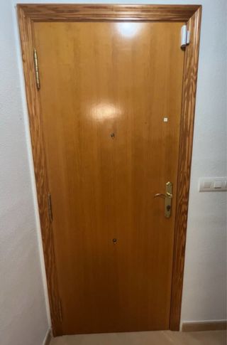 Puerta blindada de madera, recoger en Sagunto Vale