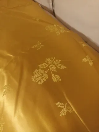 Copriletto vintage raso anni '60 oro