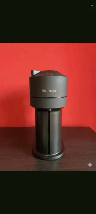 Cafetera Nespresso Negra
