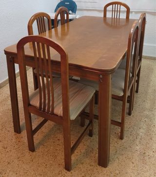 Muebles de comedor de madera y cristal