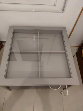 Mesa de centro cuadrada con cristal