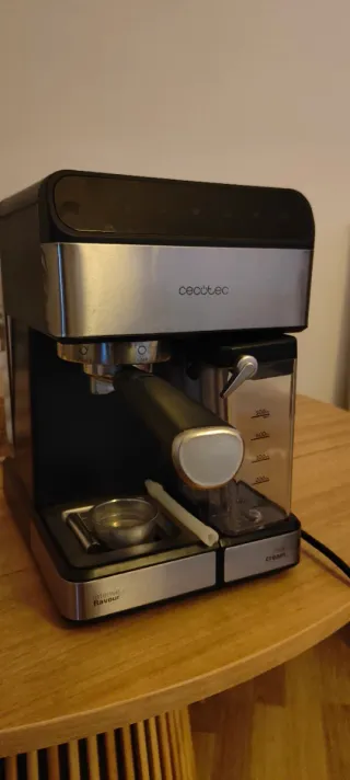 Cafetera Cecotec Semiautomática