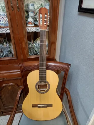 Guitarra Clásica Admira Alba