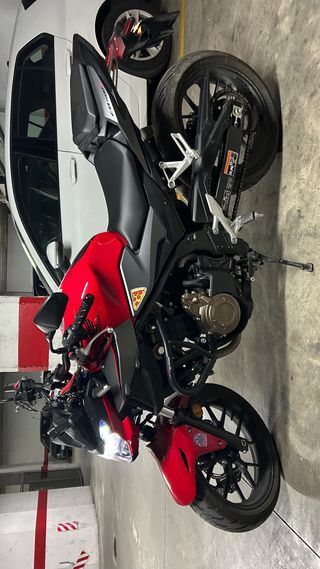 Honda CB 500F Naked Roja y Negra