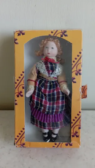 Bellissima Miniatura Bambina Del Prado 1:12  Nuova