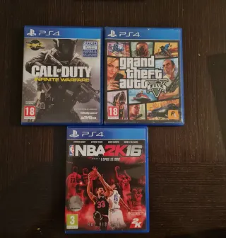 PS4 con 3 mandos y 5 juegos