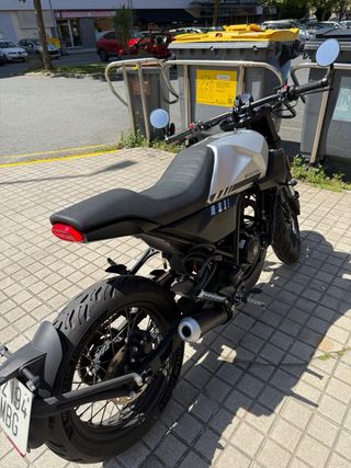 Moto Brixton 125cc Naked Negra/Gris